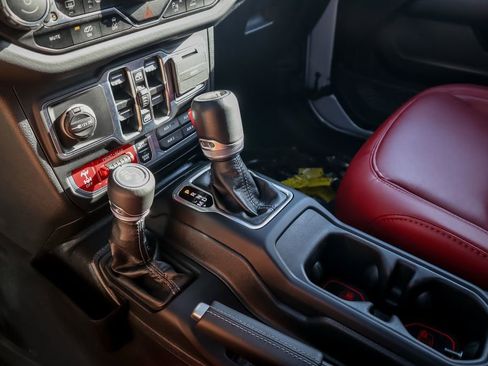 Used 2024 Jeep Wrangler Rubicon 392 image 18