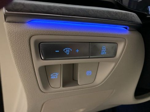 Used 2024 Genesis G80 image 32