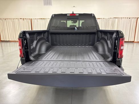 New 2026 RAM 1500 Express AWD/4WD image 9