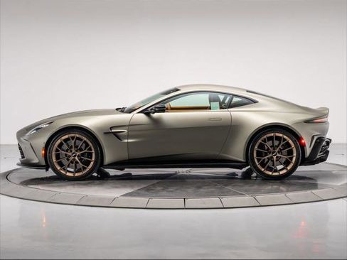 Used 2025 Aston Martin V8 Vantage Coupe image 13