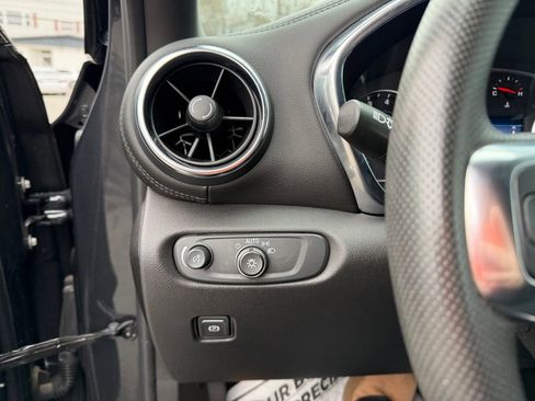 Used 2022 Chevrolet Blazer LT image 15