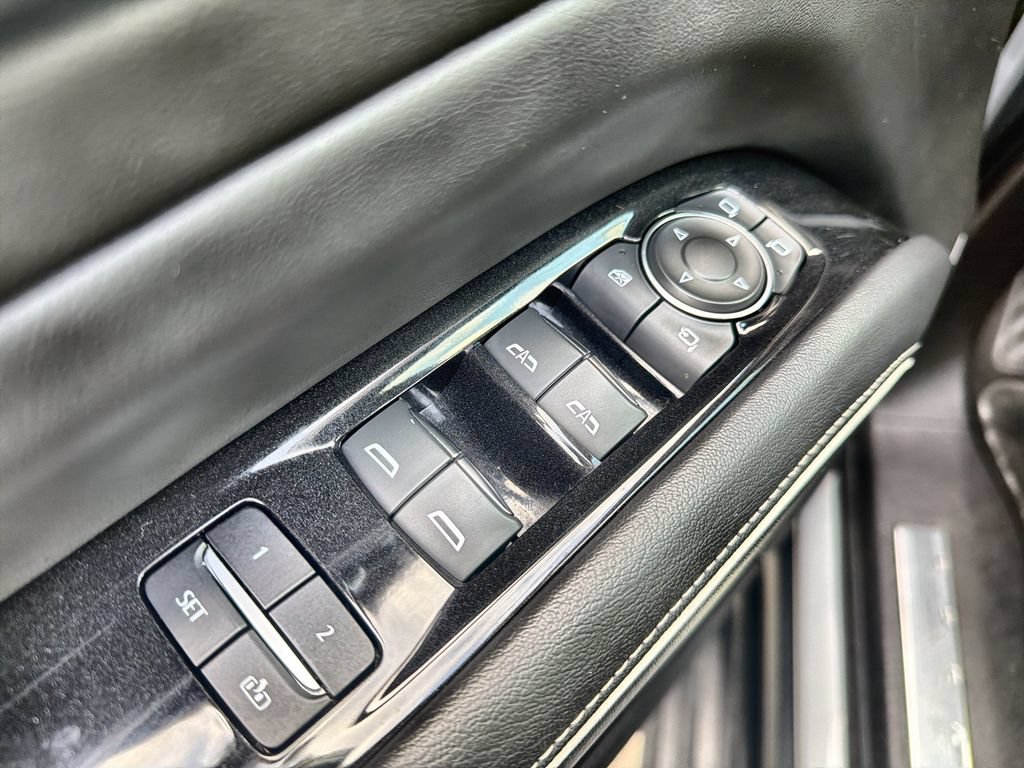 Used 2023 Cadillac Escalade Sport AWD/4WD image 15