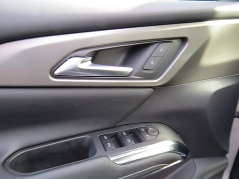 Certified 2025 Chevrolet Traverse LT image 16