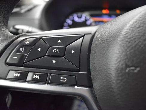 Used 2024 Nissan Sentra SV FWD image 23