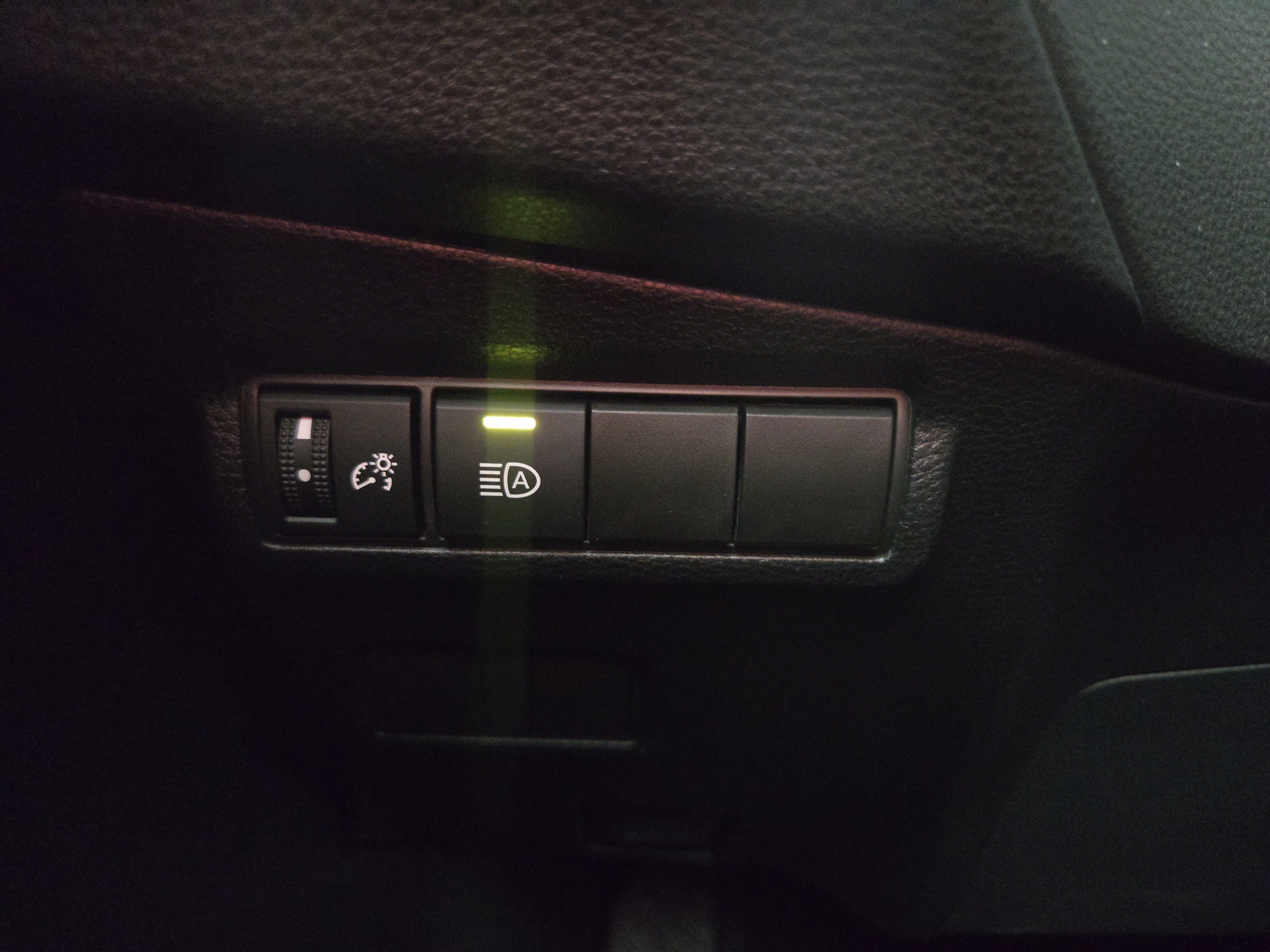 Used 2025 Toyota Corolla Cross XLE FWD image 24
