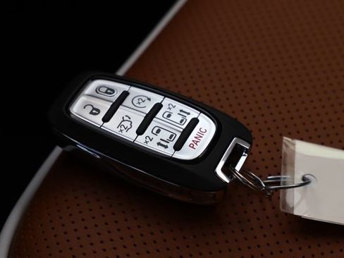 New 2026 Chrysler Pacifica Pinnacle AWD/4WD image 39