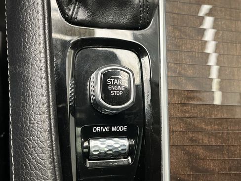 Used 2019 Volvo XC90 T5 Momentum w/ Advanced Package image 22