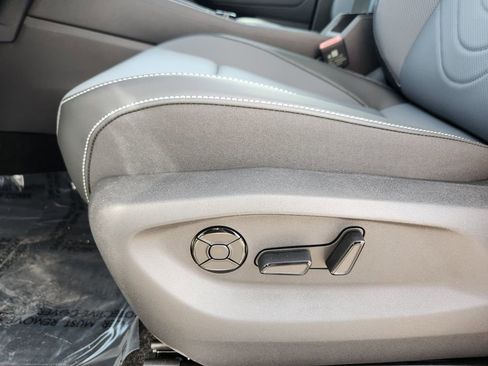 New 2026 Volkswagen Tiguan SE image 14