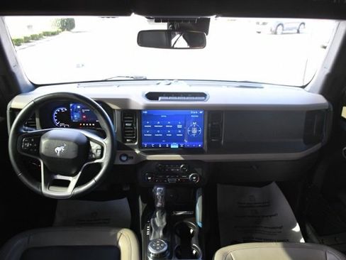 Used 2024 Ford Bronco Wildtrak image 10