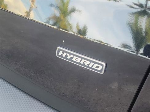 Used 2021 Ford Escape SE w/ SE Sport Appearance Package image 12