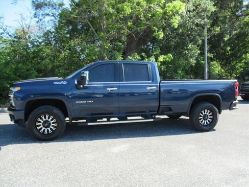 Used 2022 Chevrolet Silverado 3500 High Country w/ Safety Package II AWD/4WD image 4