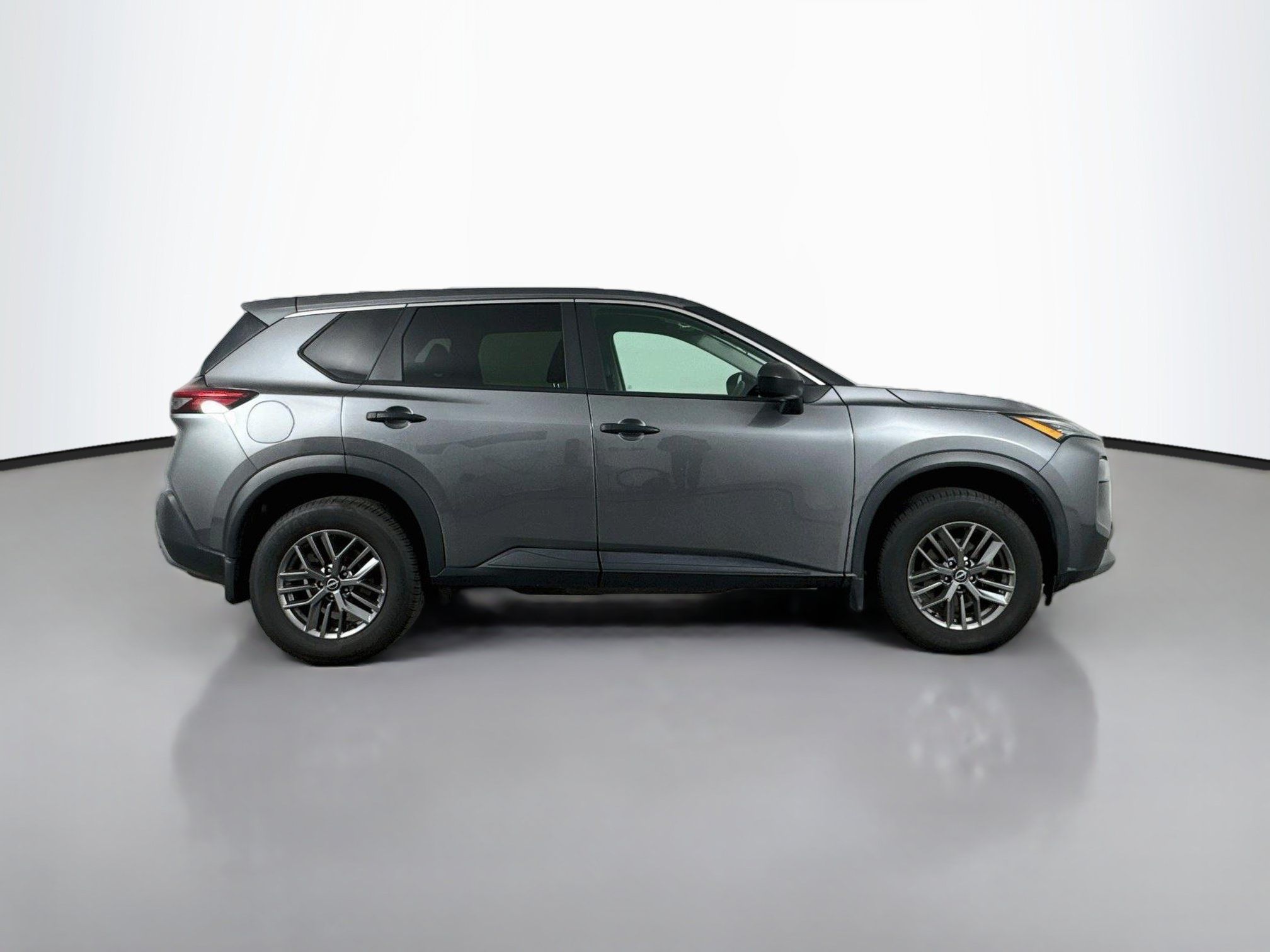 Used 2023 Nissan Rogue S AWD/4WD image 8