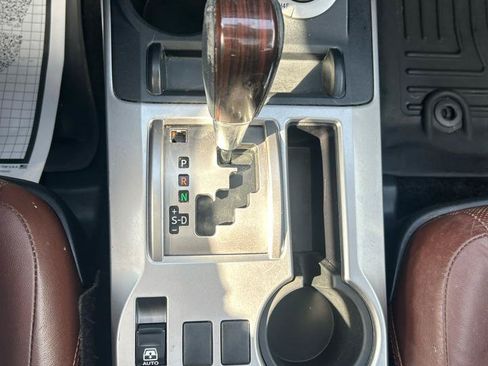Used 2018 Toyota 4Runner Limited AWD/4WD image 26
