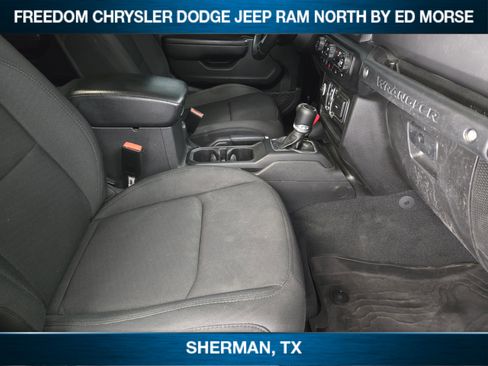 Used 2022 Jeep Wrangler Unlimited Sport image 9