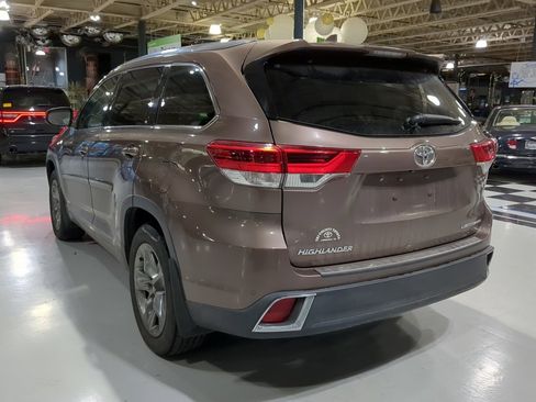 Used 2017 Toyota Highlander Limited Platinum w/ Protection Package #3 image 10