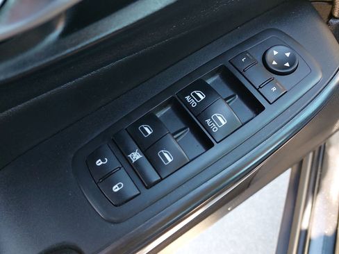 Used 2016 Jeep Cherokee 75th Anniversary image 28