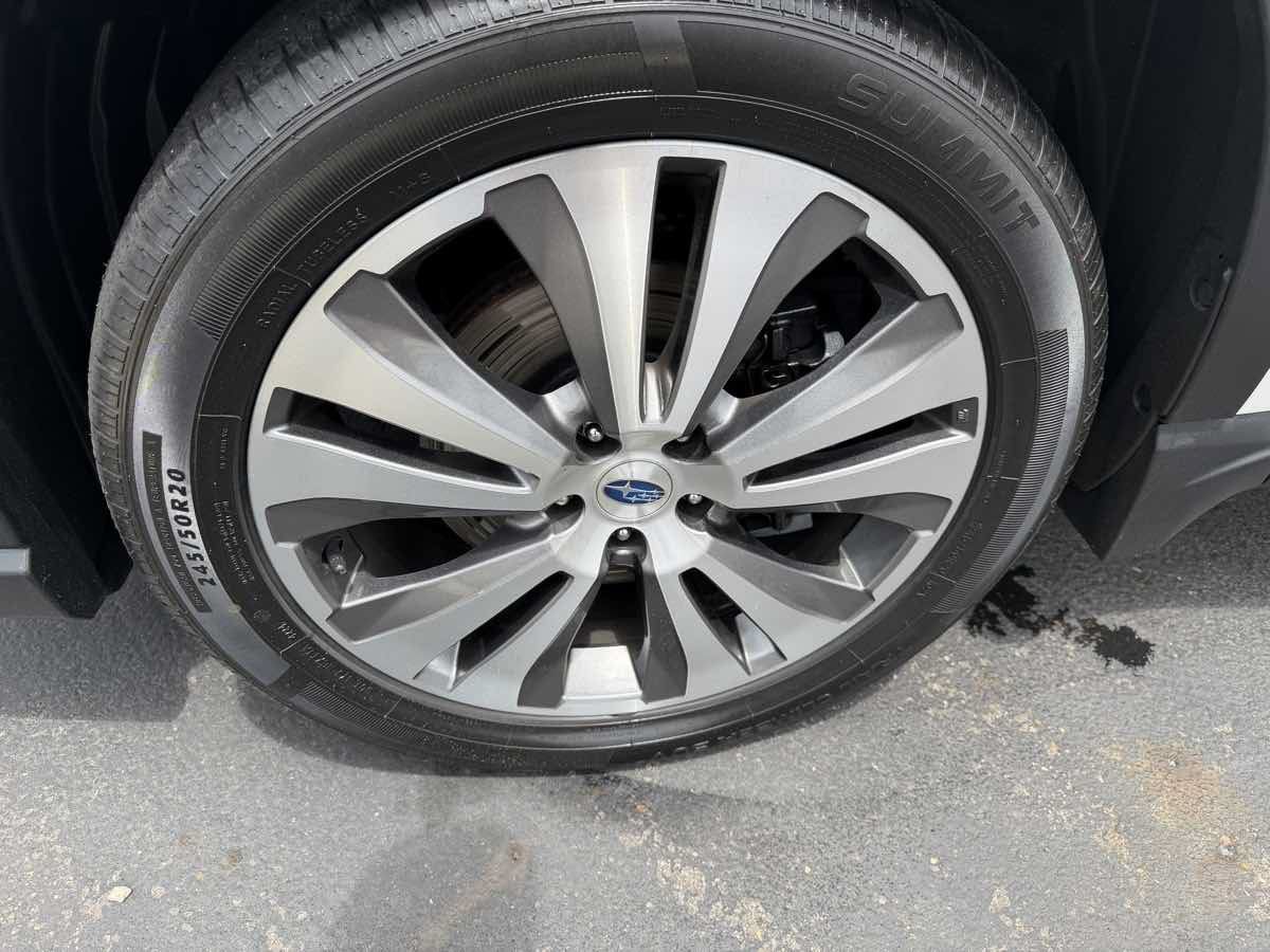 Used 2022 Subaru Ascent Limited w/ Technology Package AWD/4WD image 8