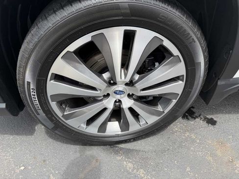 Used 2022 Subaru Ascent Limited w/ Technology Package AWD/4WD image 8