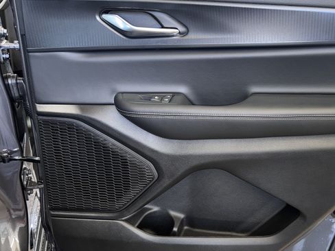 New 2025 Jeep Grand Cherokee L Altitude AWD/4WD image 36