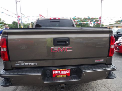 Used 2015 GMC Sierra 1500 SLE w/ All-Terrain Package AWD/4WD image 4