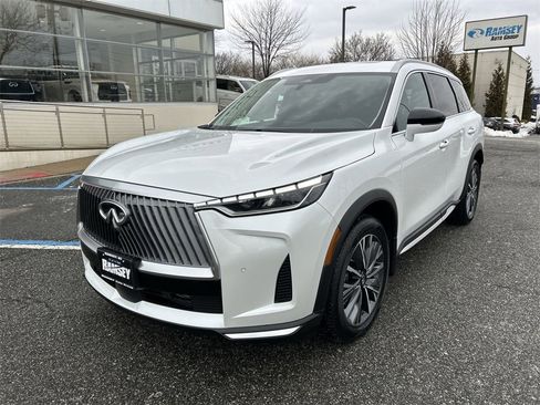 New 2026 INFINITI QX60 Luxe image 4