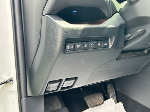 Used 2021 Toyota RAV4 Limited AWD/4WD image 18