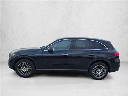 Used 2025 Mercedes-Benz GLC 300 image 9