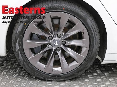 Used 2018 Tesla Model S 100D AWD/4WD image 25