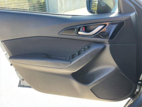 Used 2014 MAZDA MAZDA3 i Touring image 11