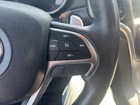 Used 2017 Jeep Grand Cherokee Altitude AWD/4WD image 22