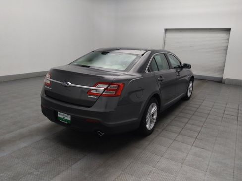 Used 2015 Ford Taurus SE FWD image 9