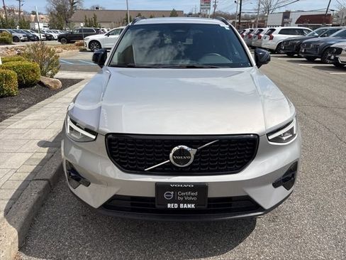 Used 2025 Volvo XC40 B5 Plus AWD/4WD image 8
