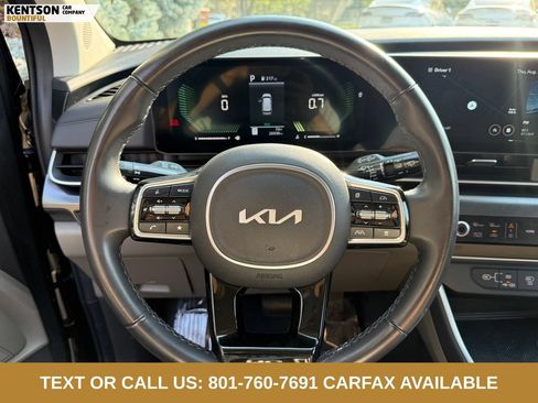 Used 2025 Kia Carnival FWD image 15
