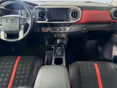 Used 2022 Toyota Tacoma SR5 w/ Technology Package image 18