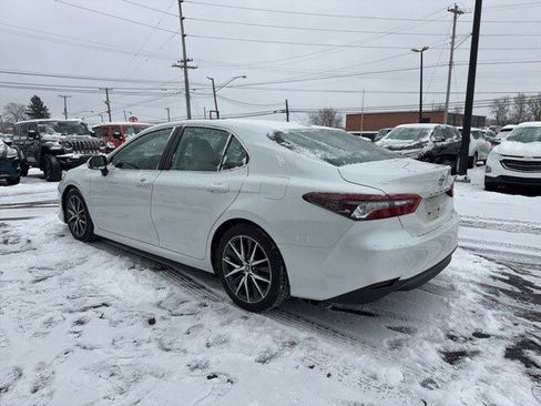 Used 2022 Toyota Camry XLE image 5