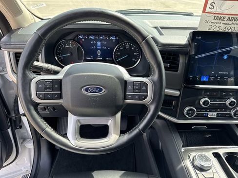 Used 2023 Ford Expedition XLT AWD/4WD image 25
