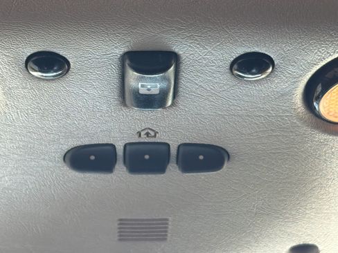 Used 2004 HUMMER H2 w/ Preferred Equipment Group AWD/4WD image 43