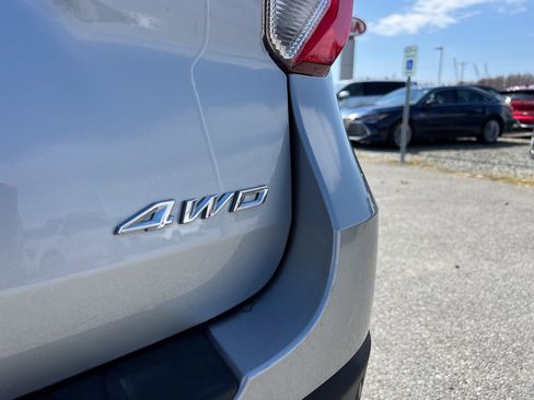 Used 2023 Ford Explorer XLT w/ Equipment Group 202A image 6