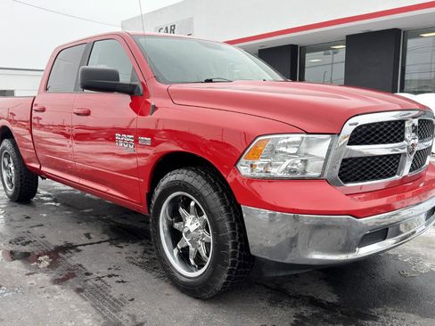 Used 2020 RAM 1500 Classic SLT AWD/4WD image 4