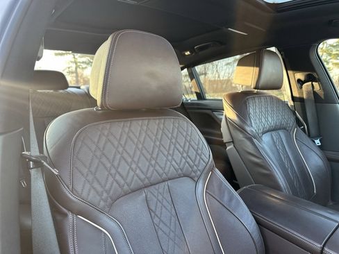 Used 2017 BMW 750i xDrive image 26