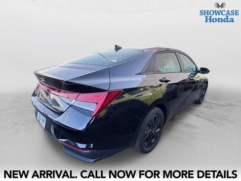 Used 2023 Hyundai Elantra Blue FWD image 5
