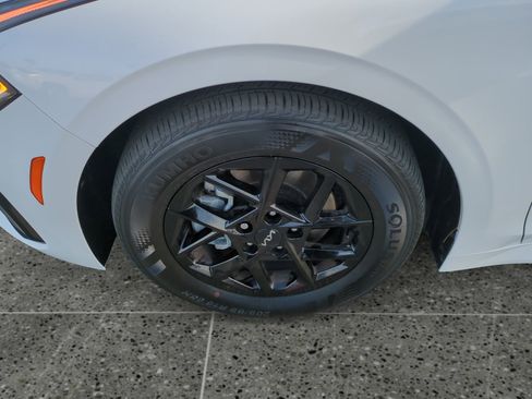 Used 2025 Kia K5 LXS image 14