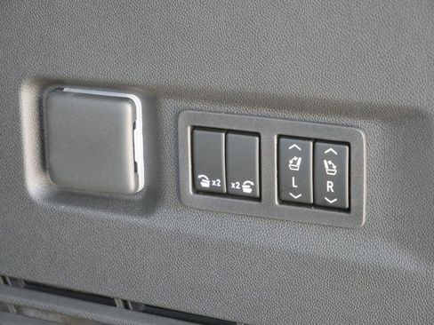 New 2026 GMC Yukon XL Elevation w/ Elevation Premium Package AWD/4WD image 32