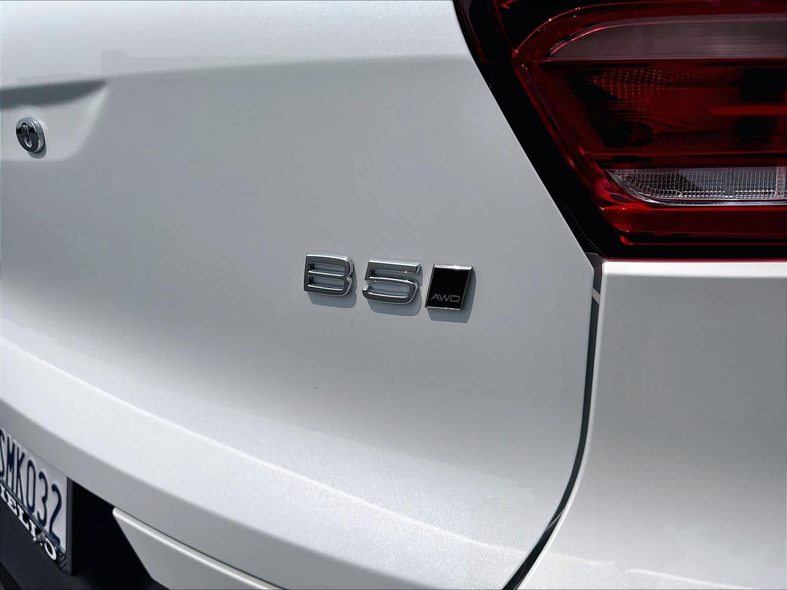 Used 2025 Volvo XC40 B5 Ultra AWD/4WD image 12