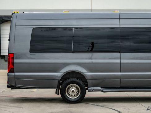 Used 2023 Mercedes-Benz Sprinter 3500 image 20
