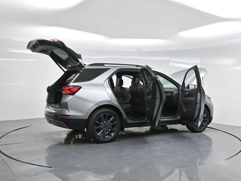 Used 2024 Chevrolet Equinox RS image 4