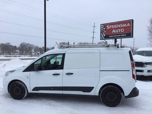 Used 2016 Ford Transit Connect XLT image 10