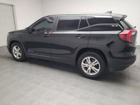 Used 2022 GMC Terrain SLE image 3