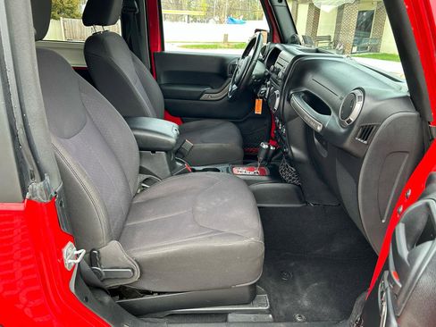 Used 2014 Jeep Wrangler Sport image 14