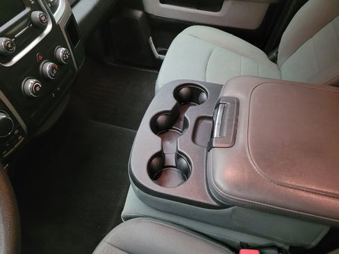 Used 2018 RAM 1500 Classic SLT AWD/4WD image 26